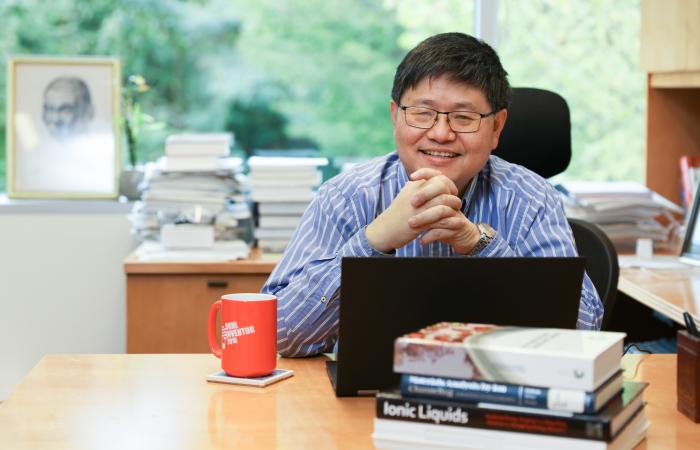 Sheng Dai innovates chemical separations, nanomaterials synthesis, and catalytic interfaces for energy applications at Oak Ridge National Laboratory, and is the lab’s most prolific author. He is a Corporate Fellow researcher, leader of the Nanomaterials Chemistry Group, and director of the DOE Fluid Interface Reactions, Structures and Transport Center based at ORNL.