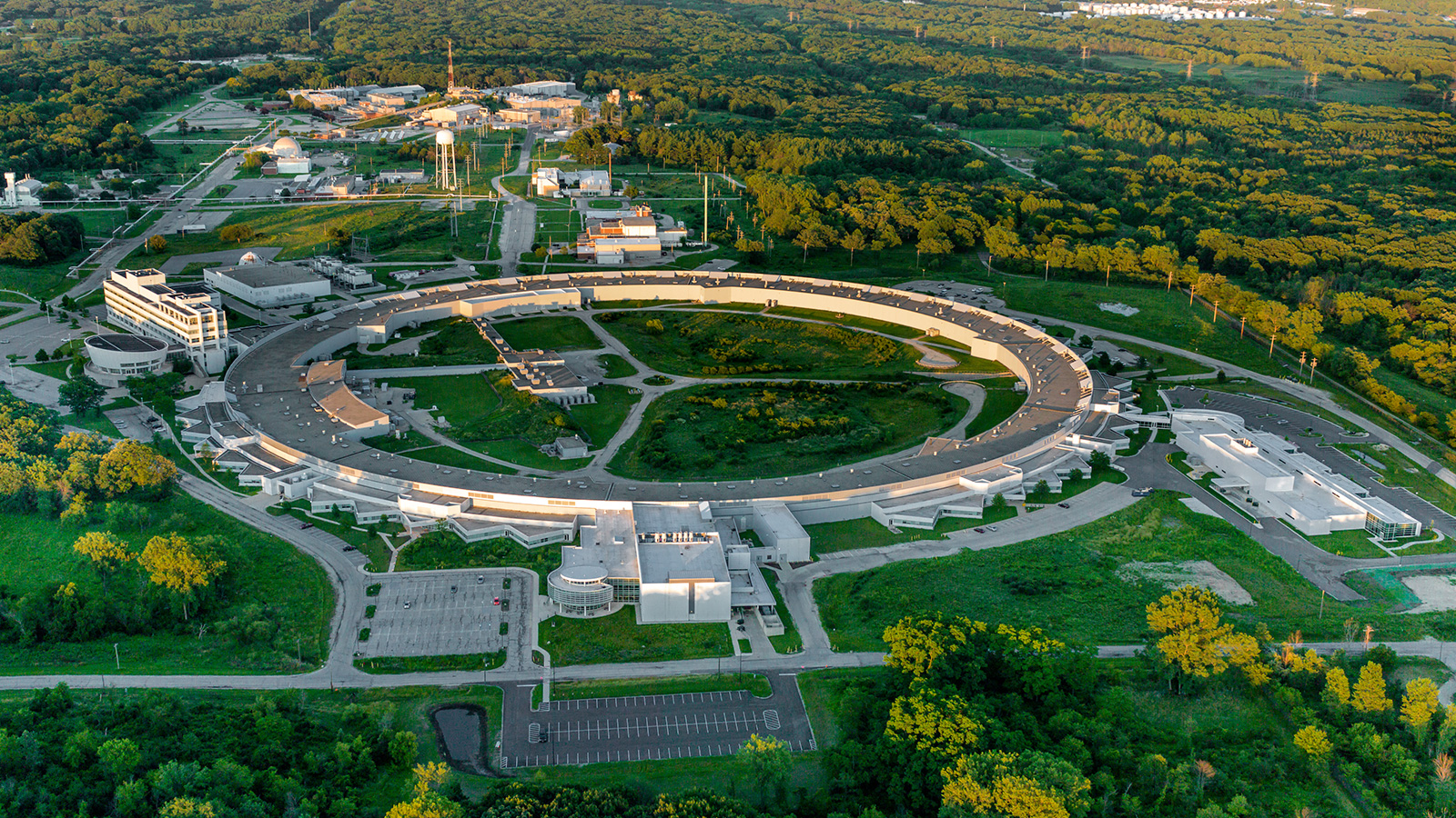Advanced Photon Source (Image by Argonne National Laboratory.)